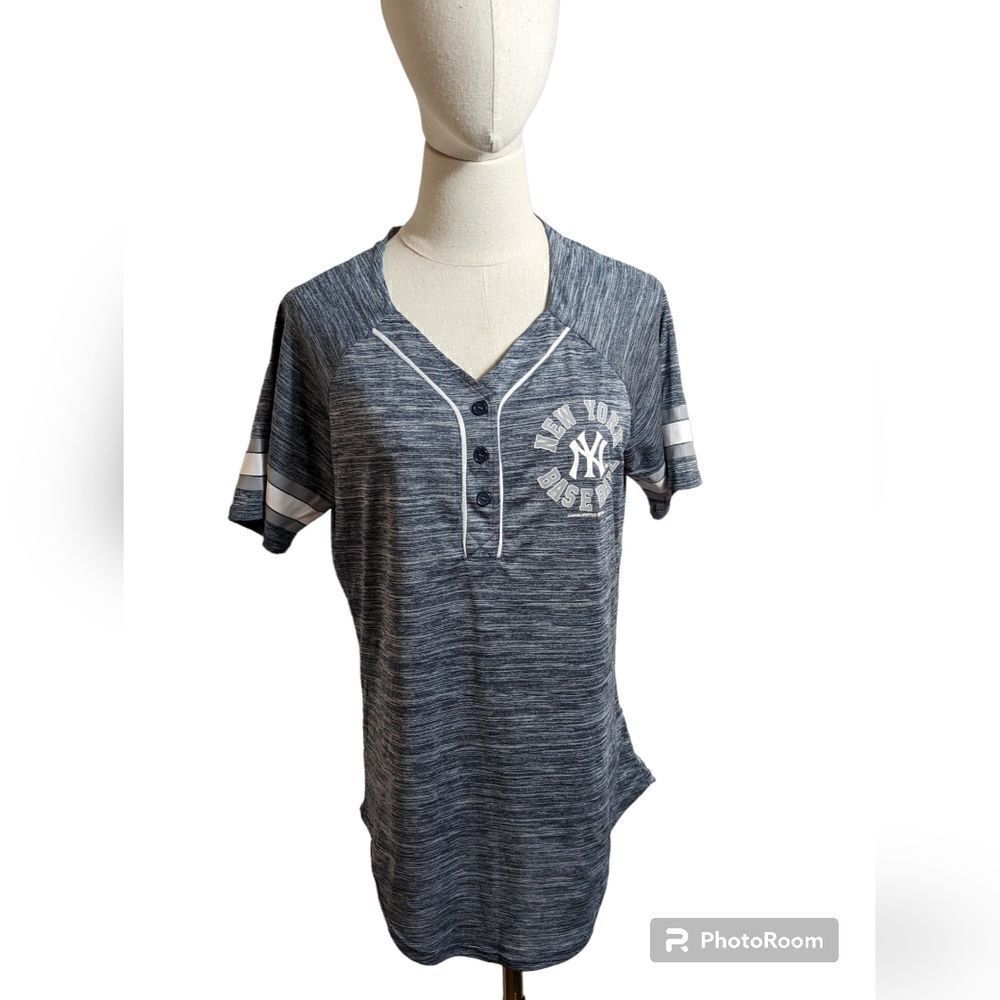 MLB New York Yankees Stretch Tee